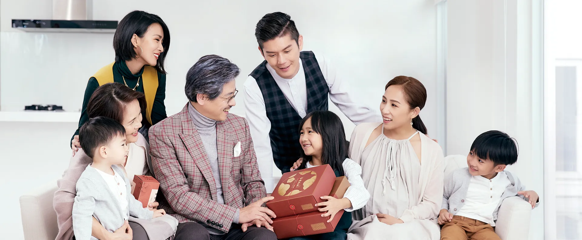 Loving_Family__Banner_1920x792px (1)